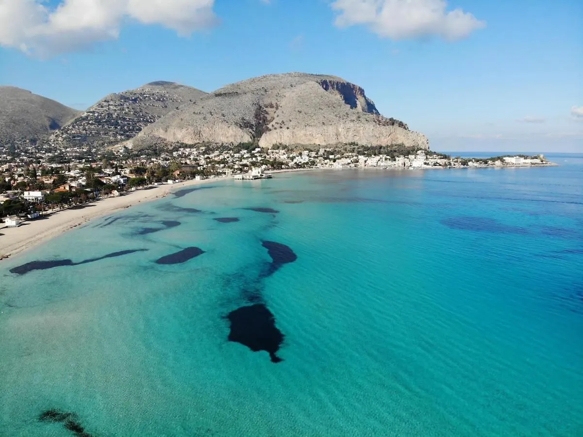 Ashur Apartments Mondello 0*,