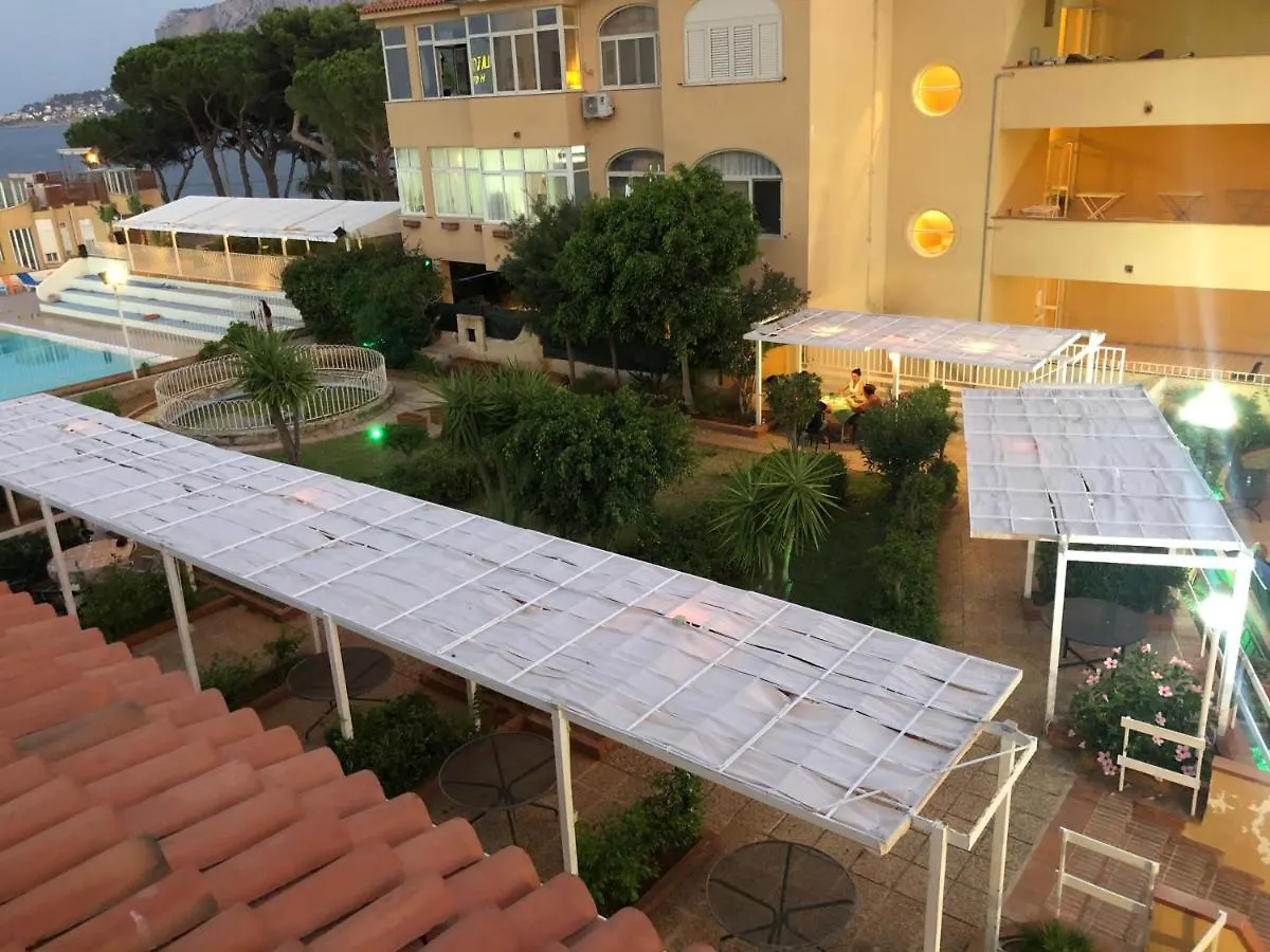 Holiday home Ashur Apartments Mondello