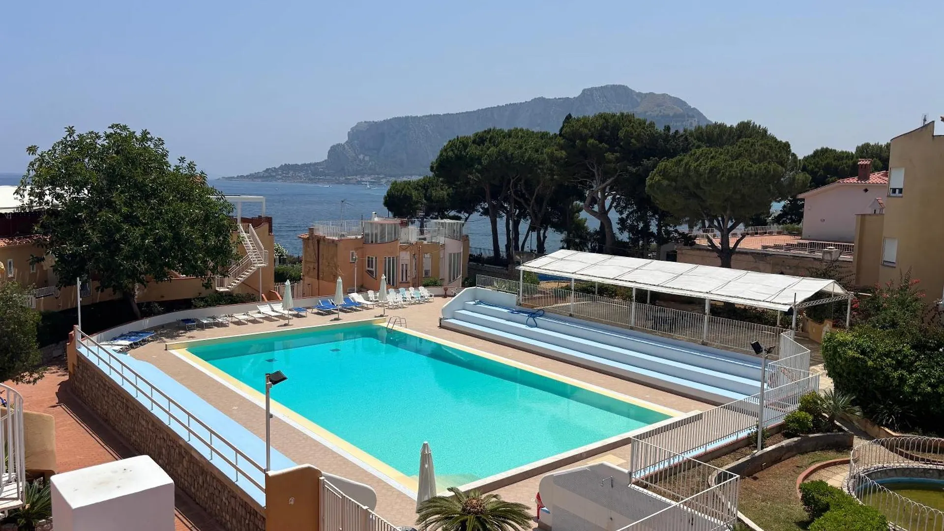 Ashur Apartments Mondello