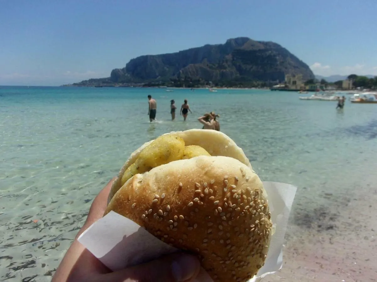 Ashur Apartments Mondello
