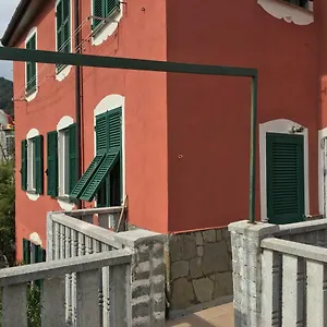https://la-casa-di-zoe.hotelitalianriviera.com