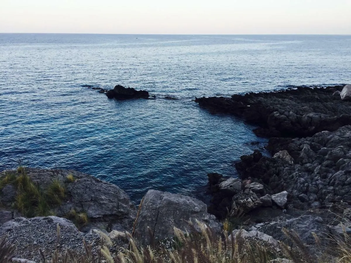 Ashur Apartments Mondello